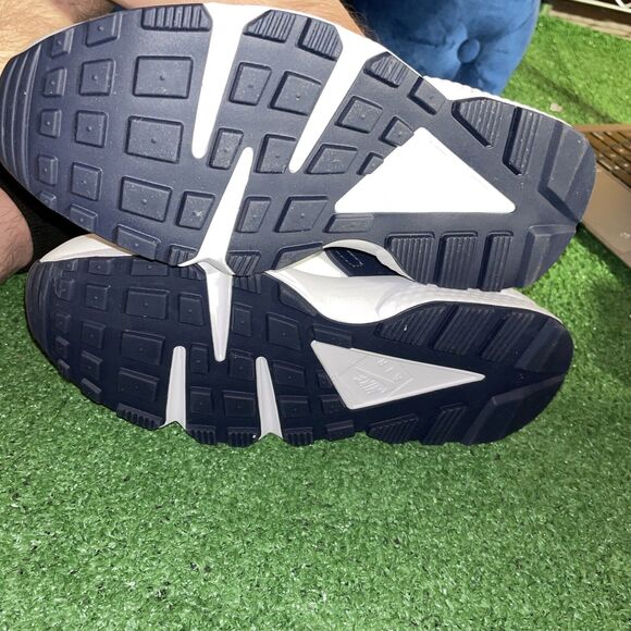 Nike Air Huarache White/Mica Green DH4439-110 Womens Size 7 No Lid Sneakers - Picture 7 of 9